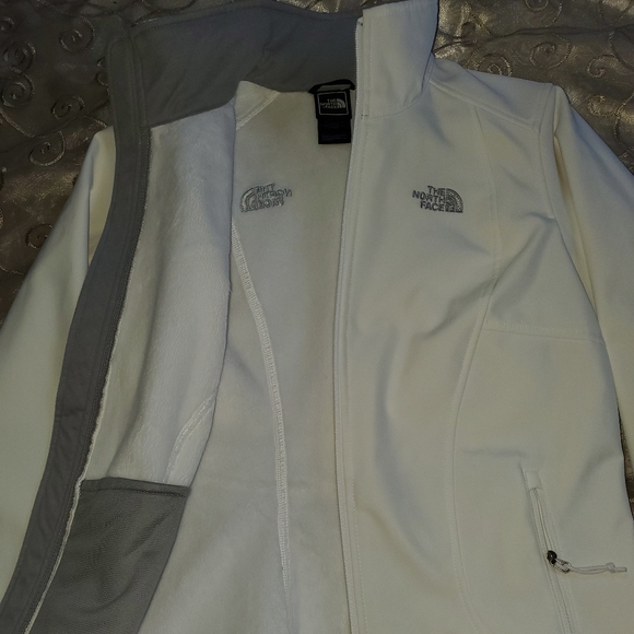 The North Face Jacket - Picture 3 of 8